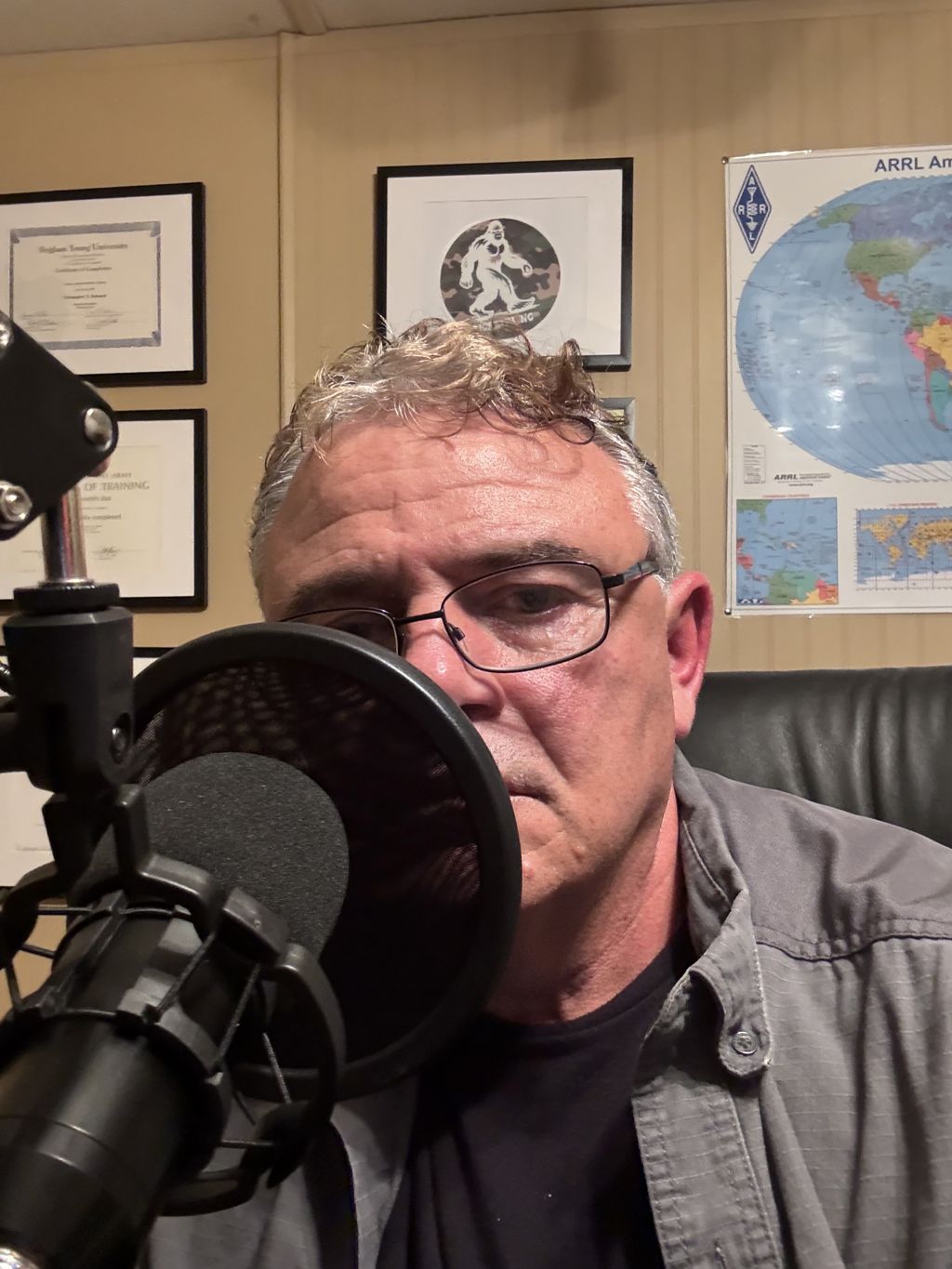 Todd Edwards recording behind the microphone
